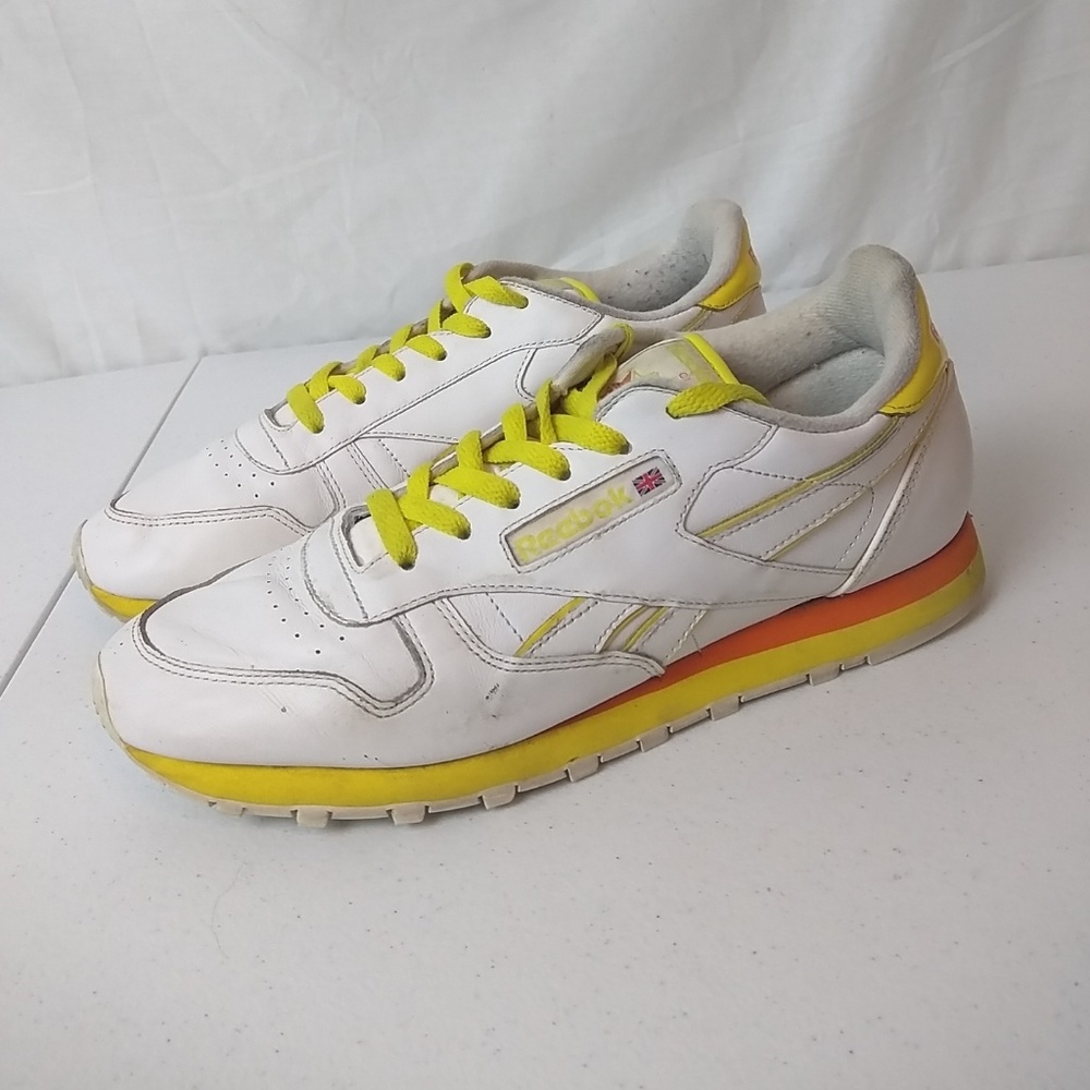Reebok Athletic Shoes Size 9 1/2 RB712